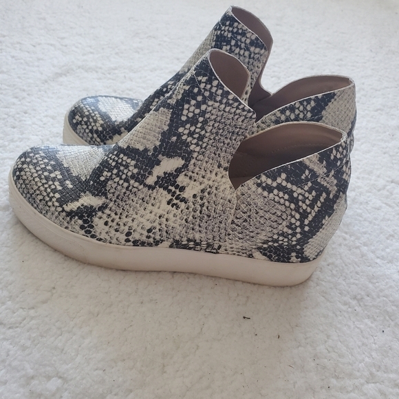 Steve Madden Women’s Wrangle snake print platform high top sneakers US 7 M - Picture 5 of 14
